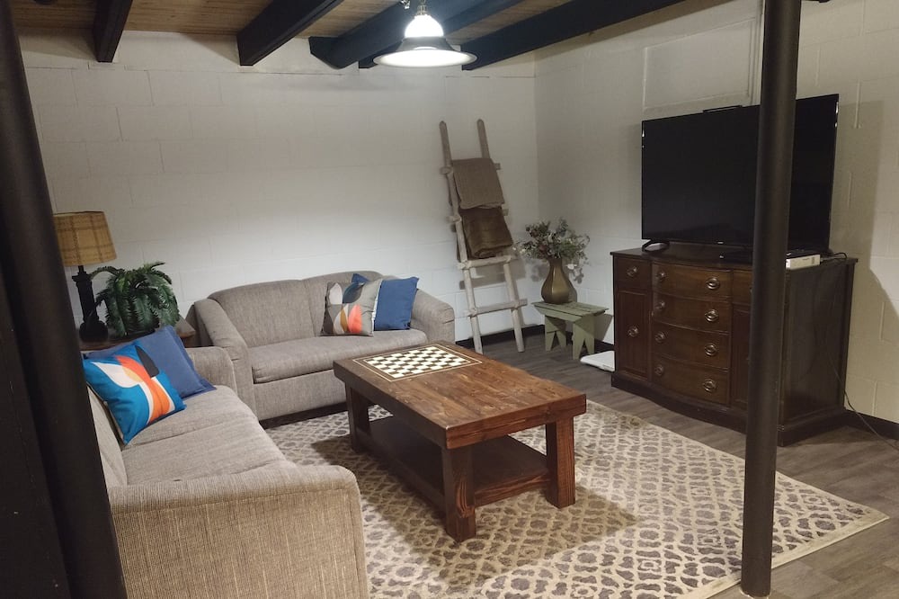 Photo of Livingroom in Putnam