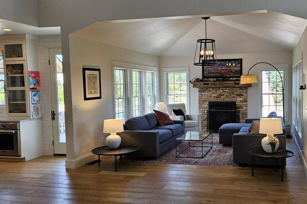 Photo of Livingroom in Neenah