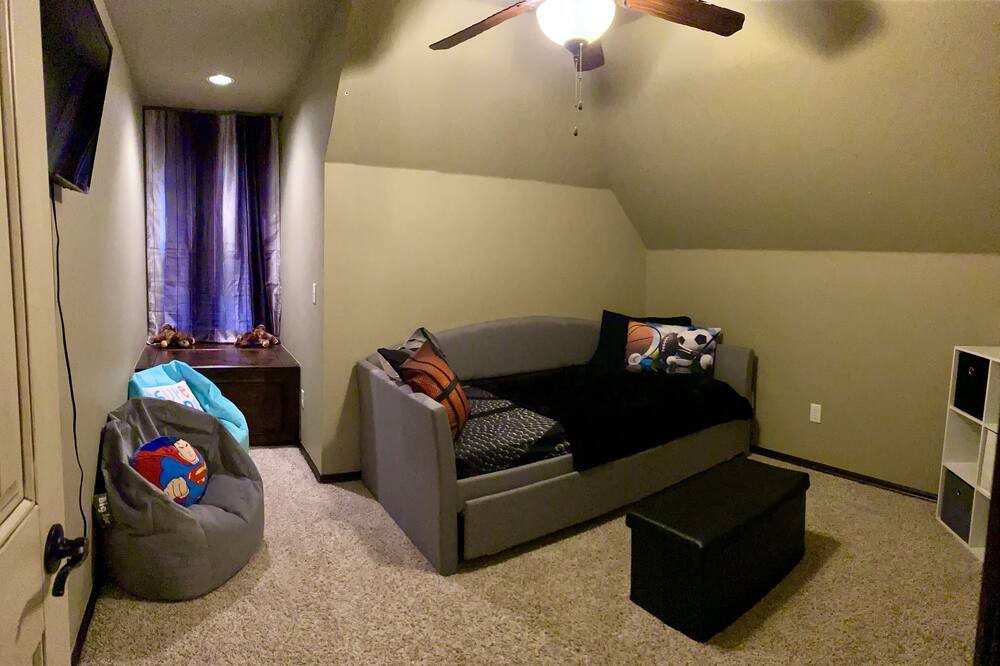 Photo of Livingroom in Moore
