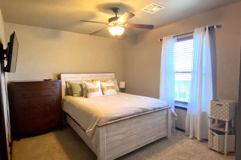 Photo of Bedroom in Moore