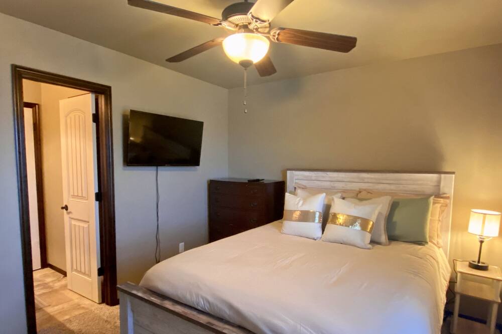 Photo of Bedroom in Moore