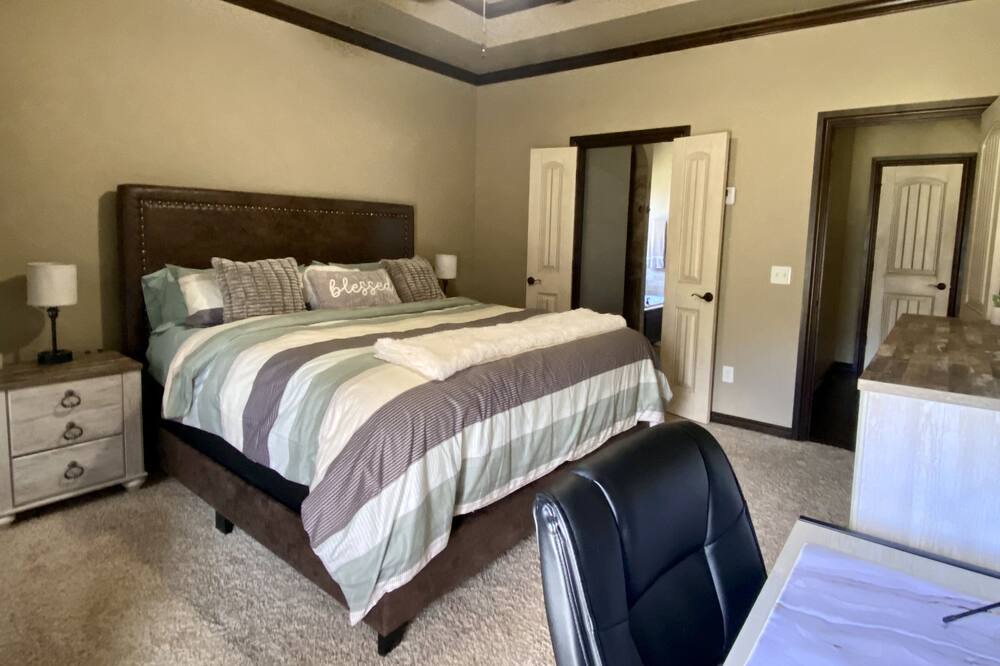 Photo of Bedroom in Moore