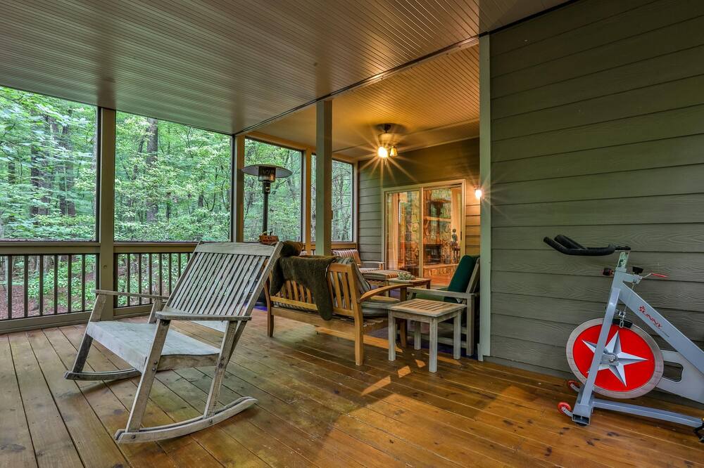 Photo of Patio Balcony in Big Canoe