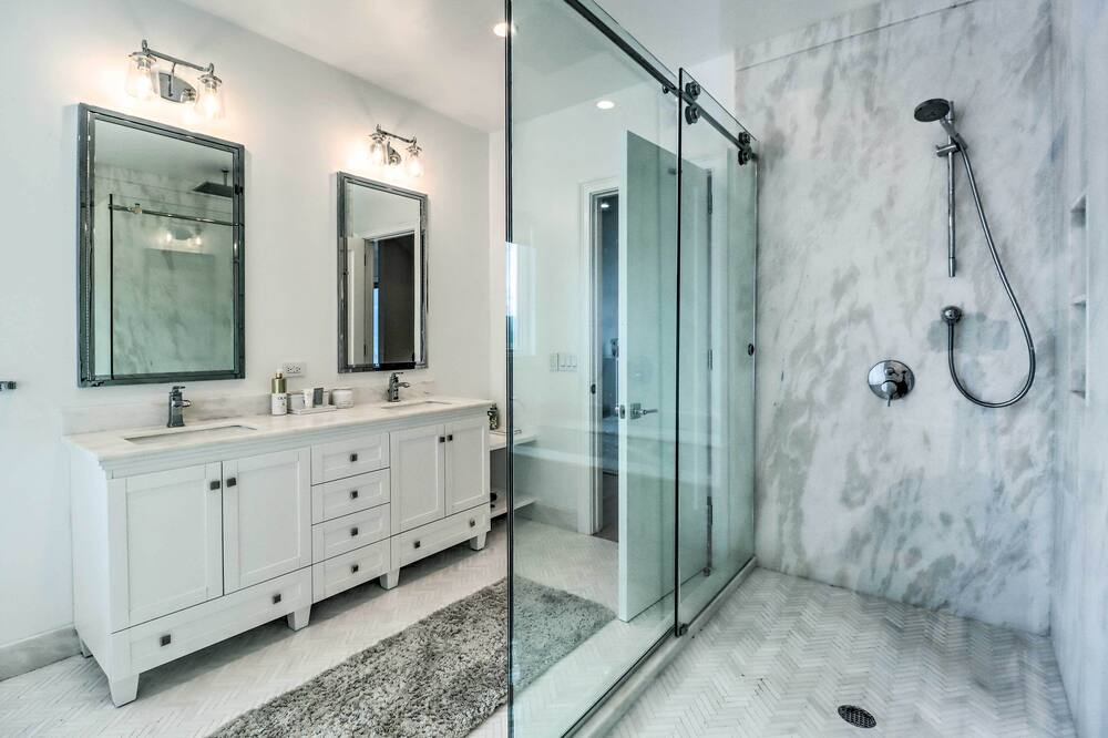 Photo of Bathroom in Kresgeville