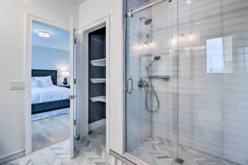 Photo of Bathroom in Kresgeville
