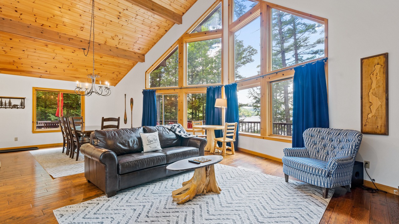 Photo of Livingroom in Adirondack