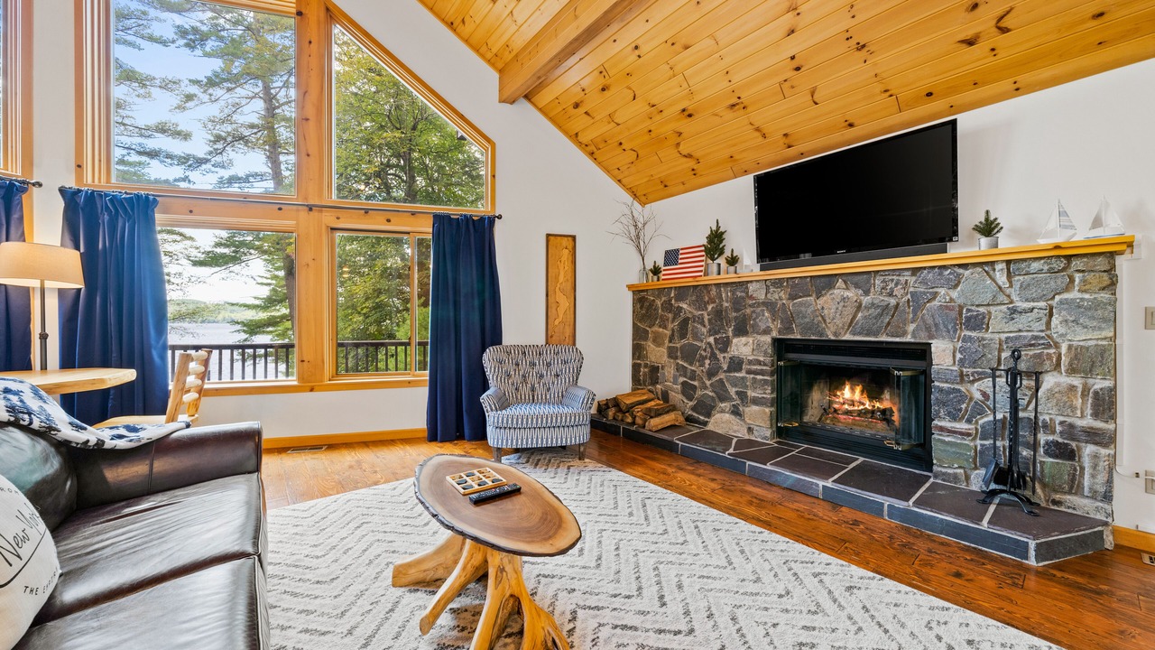 Photo of Livingroom in Adirondack