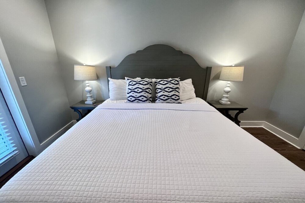 Photo of Bedroom in White's Gulfview