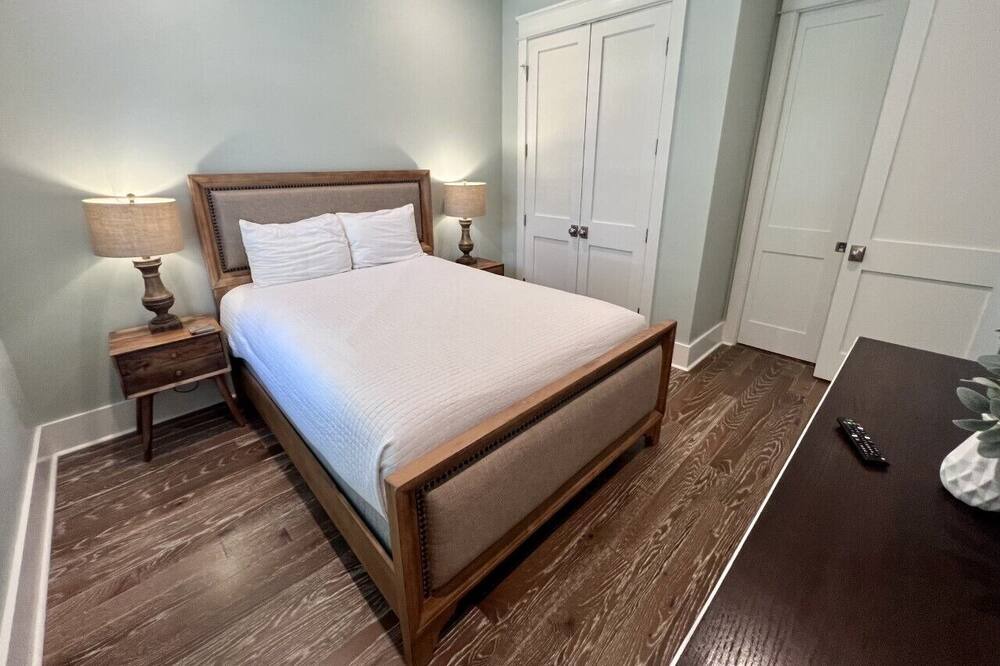 Photo of Bedroom in White's Gulfview