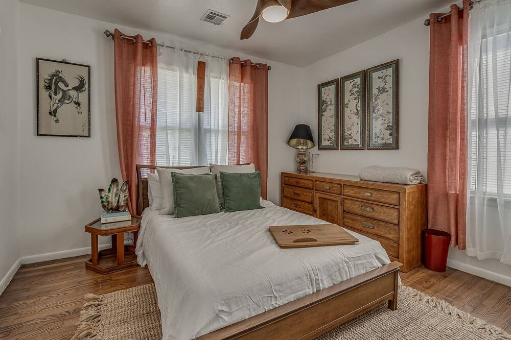 Photo of Bedroom in Central Oklahoma City