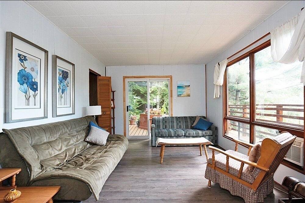 Photo of Livingroom in Val-des-Monts