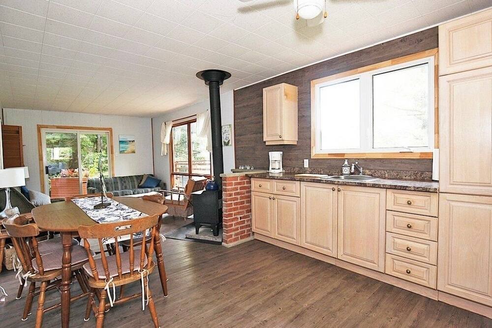 Photo of Kitchen in Val-des-Monts