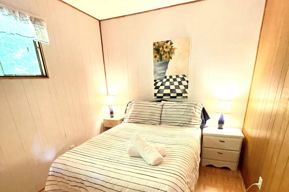 Photo of Bedroom in Val-des-Monts