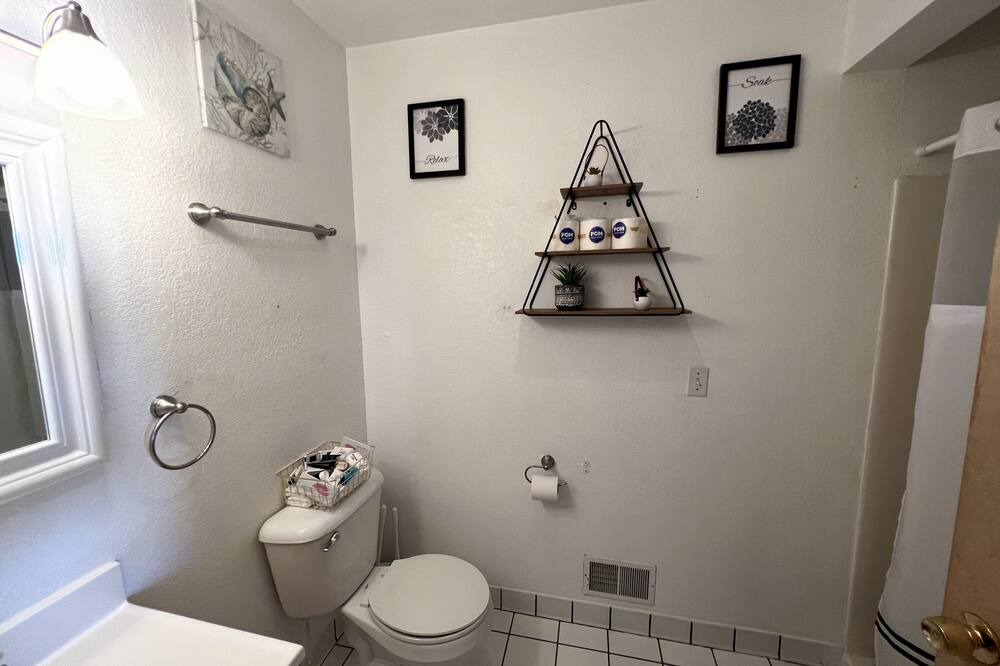 Photo of Bathroom in Oscoda