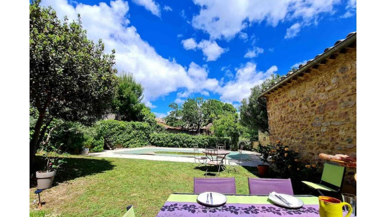 Photo of Outdoor in Saint-Julien-de-Peyrolas