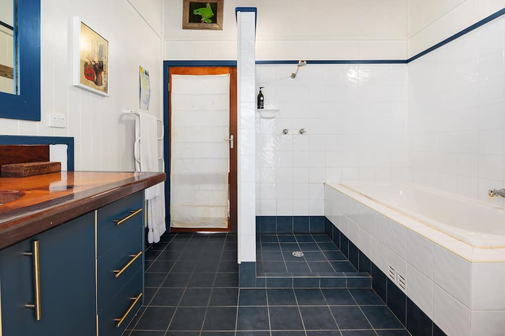 Photo of Others in Milsons Passage