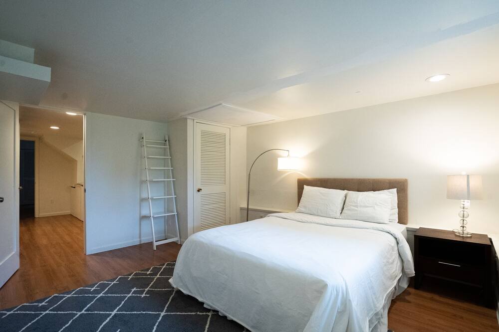 Photo of Bedroom in Cedar Heights