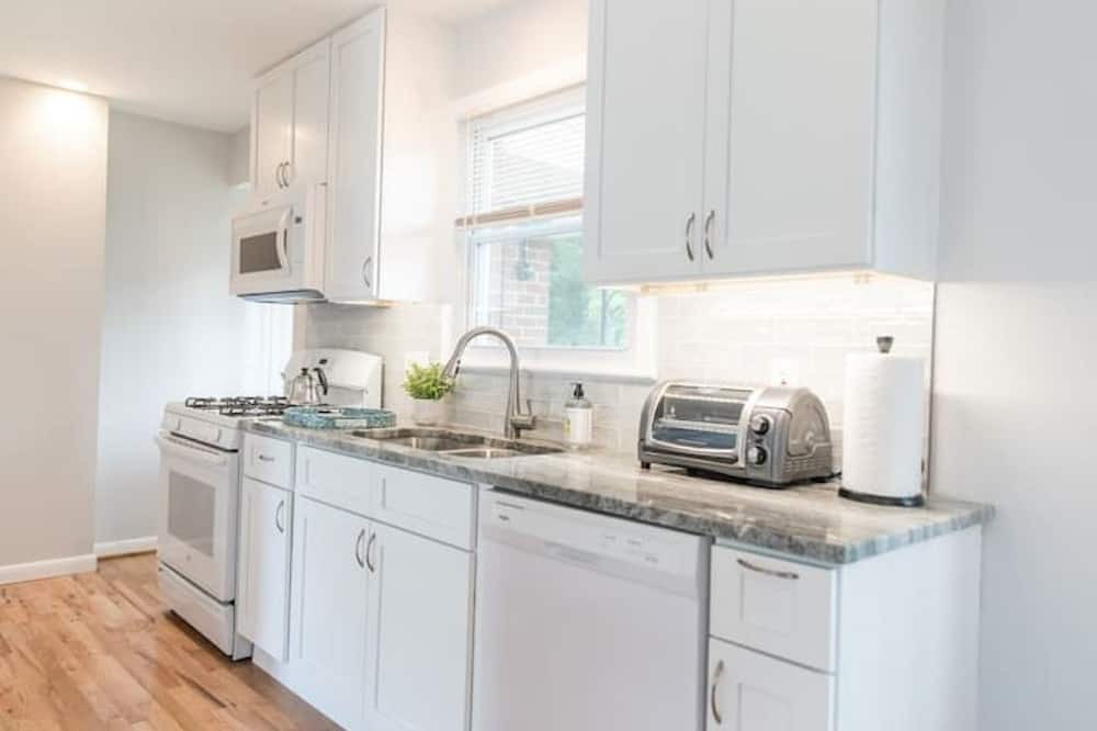Photo of Kitchen in Dumbarton
