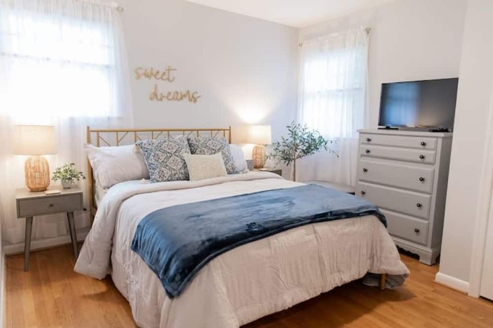 Photo of Bedroom in Dumbarton
