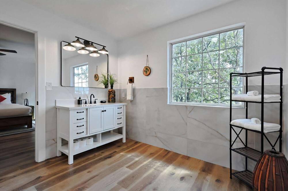Photo of Bedroom in Oak Point