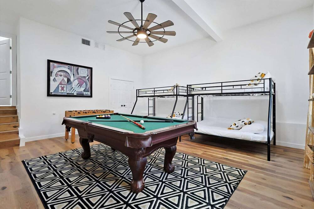 Photo of Bedroom in Oak Point