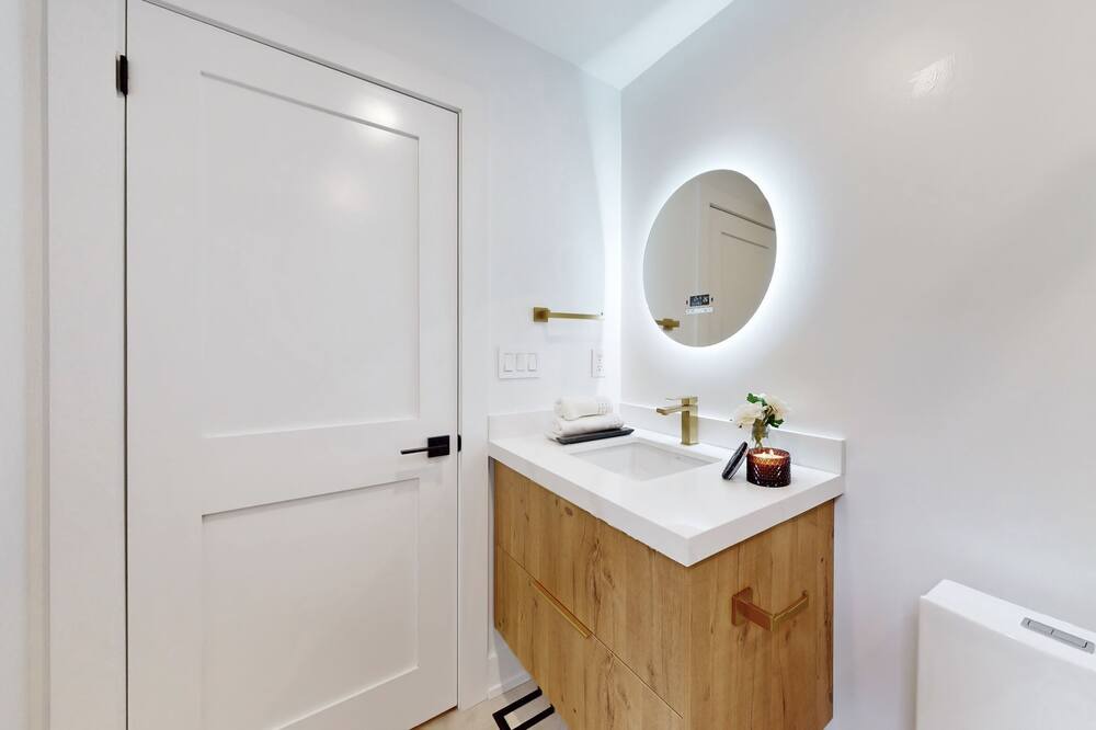 Photo of Bathroom in Woodbine Heights