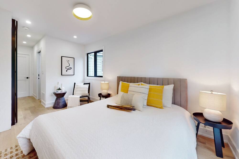 Photo of Bedroom in Woodbine Heights