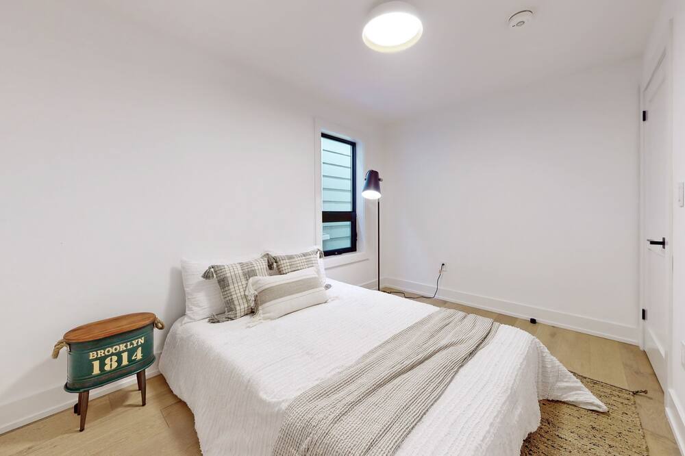Photo of Bedroom in Woodbine Heights