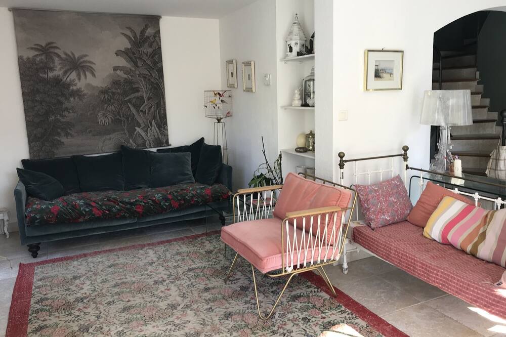Photo of Livingroom in Assas
