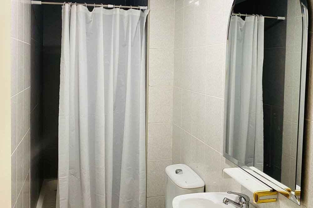 Photo of Bathroom in Patraix