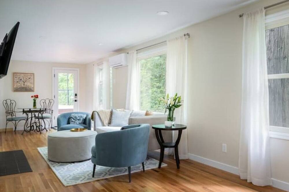 Photo of Livingroom in Portland Heights