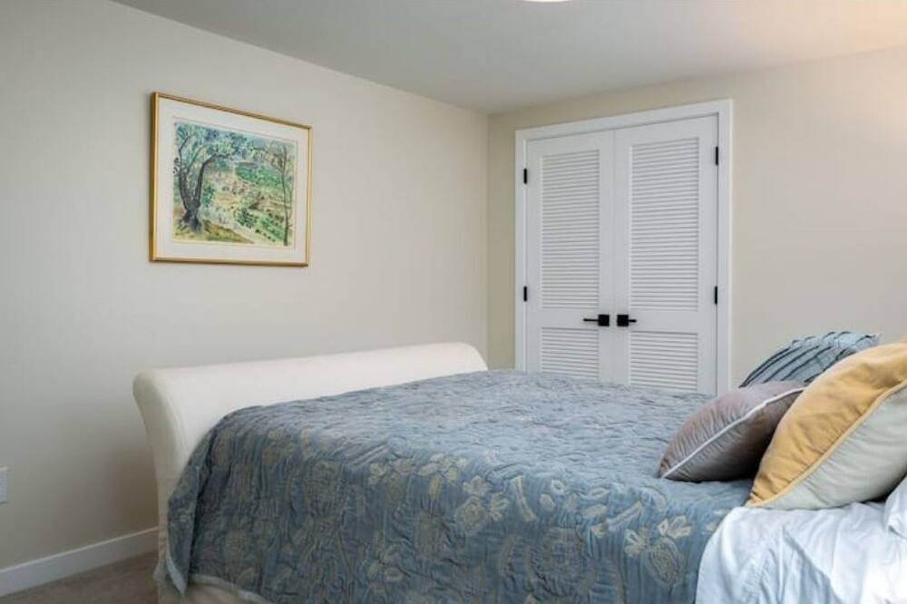 Photo of Bedroom in Portland Heights