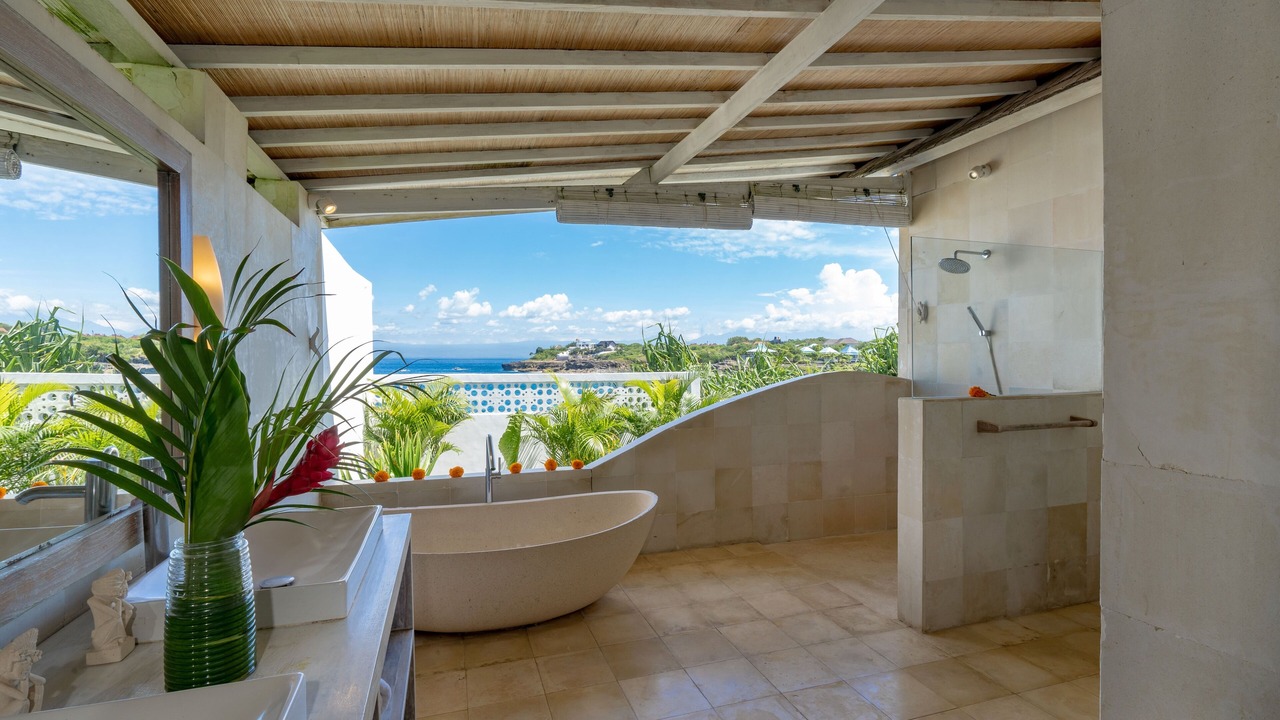 Photo of Bathroom in Mushroom Bay