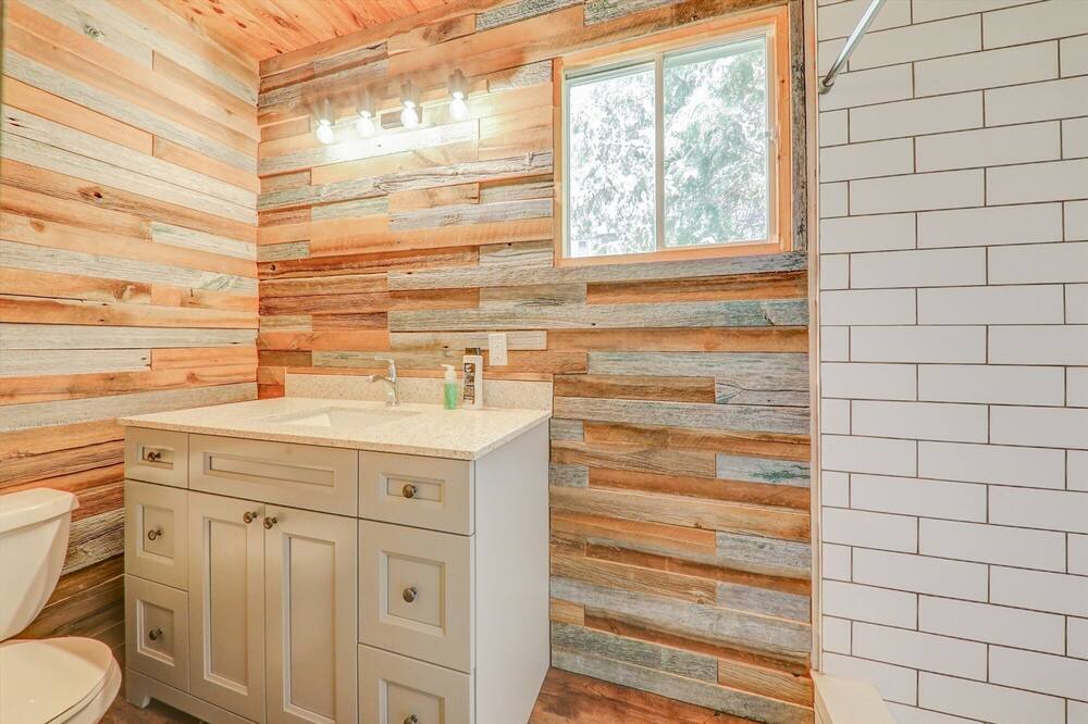 Photo of Bathroom in Rosedale