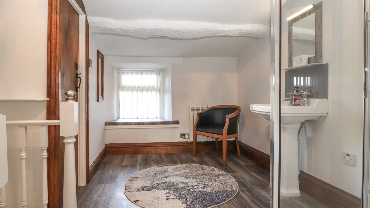 Photo of Others in Gayle