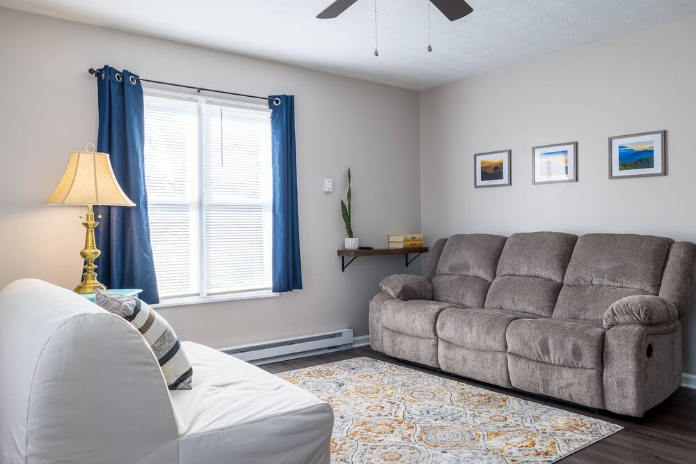 Photo of Livingroom in Broadway