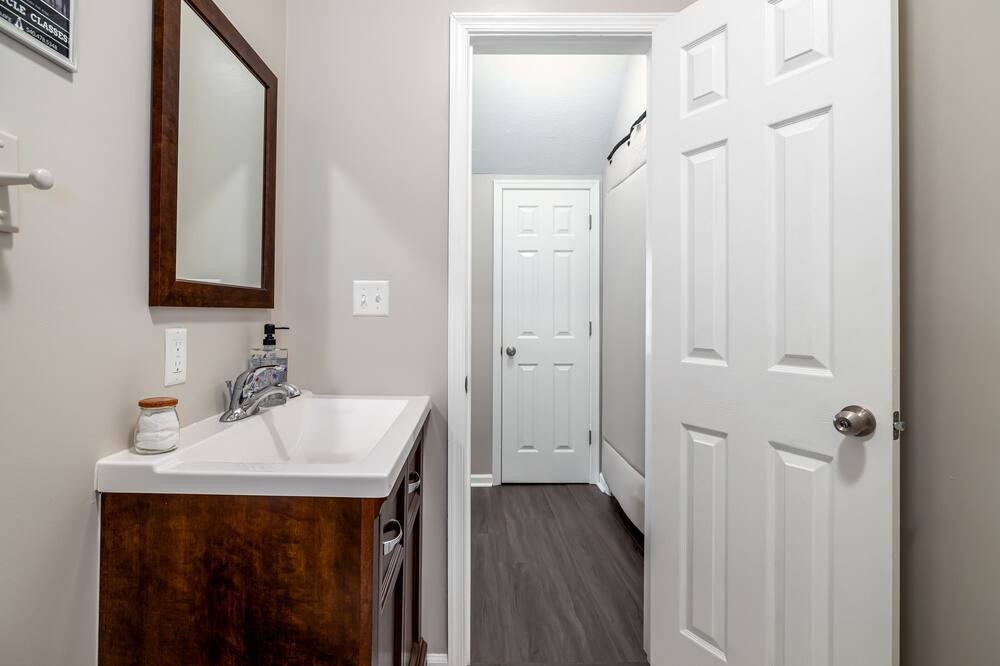 Photo of Bathroom in Broadway