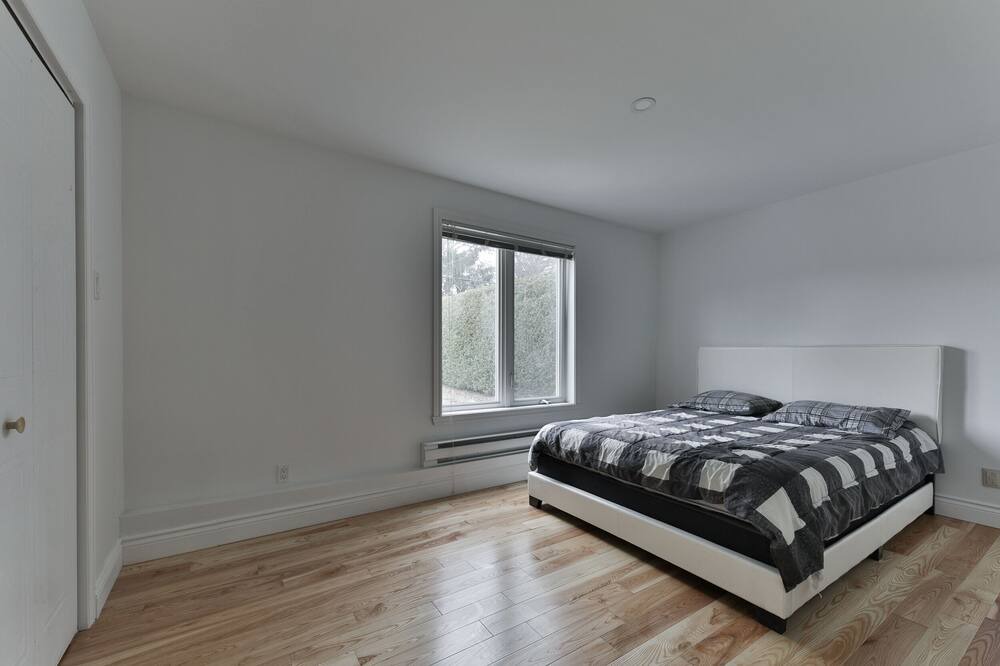 Photo of Bedroom in Repentigny