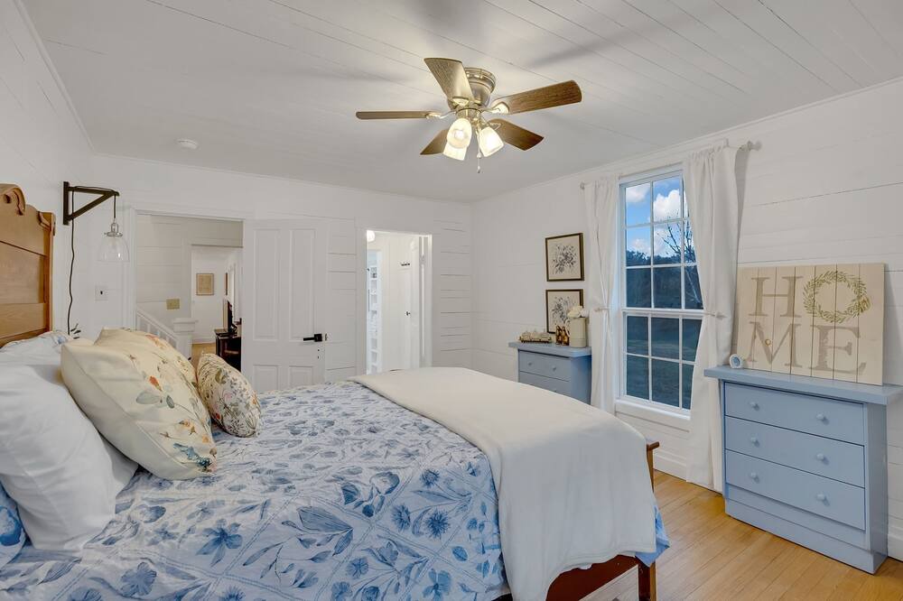 Photo of Bedroom in Greeneville