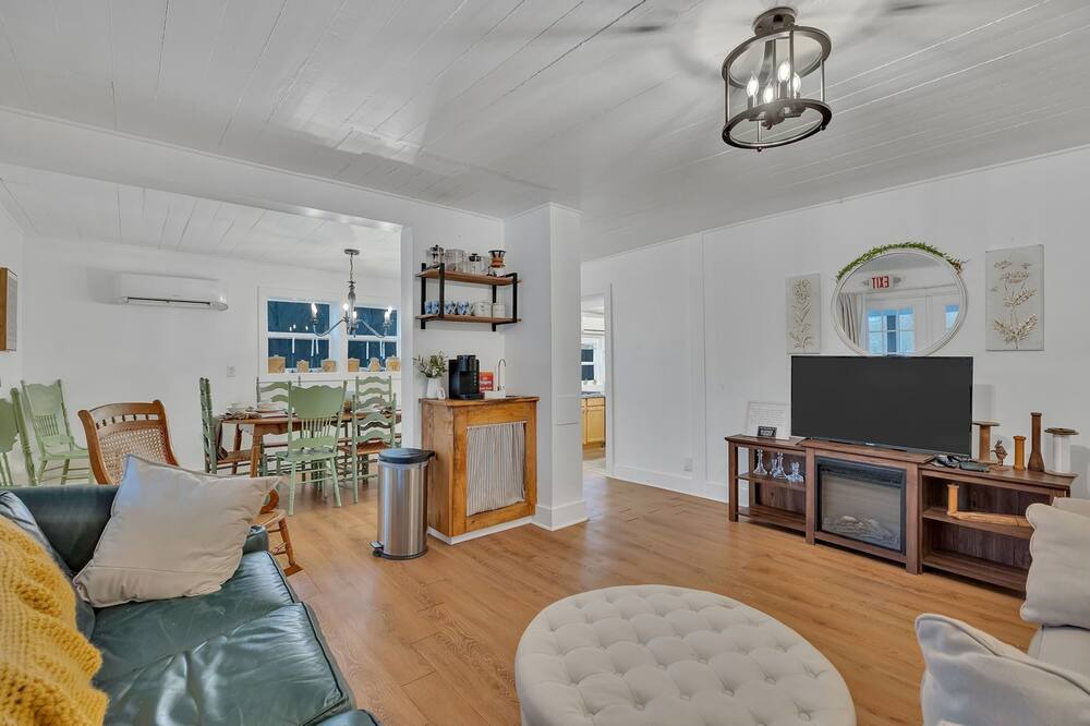 Photo of Livingroom in Greeneville