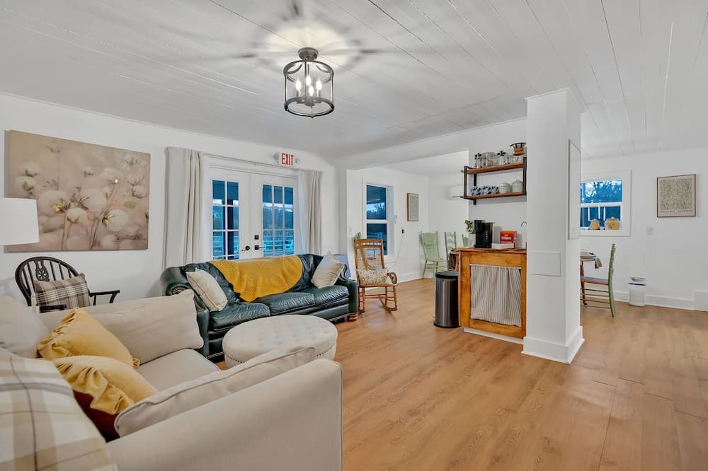 Photo of Livingroom in Greeneville