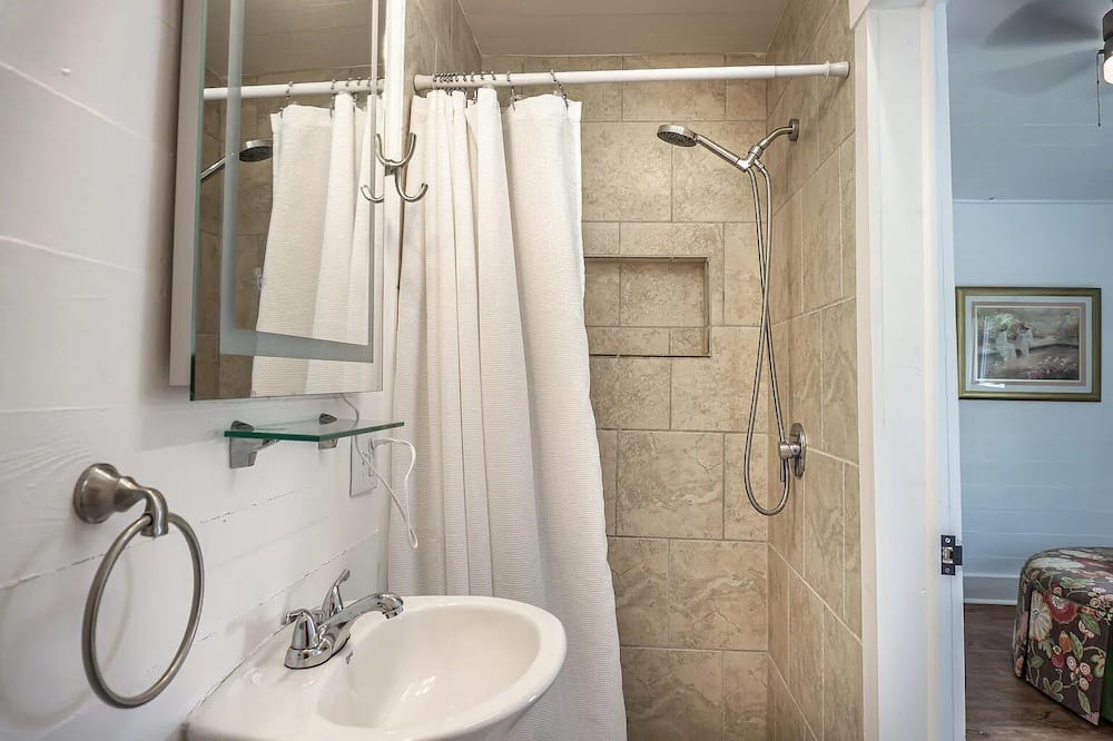 Photo of Bathroom in Greeneville