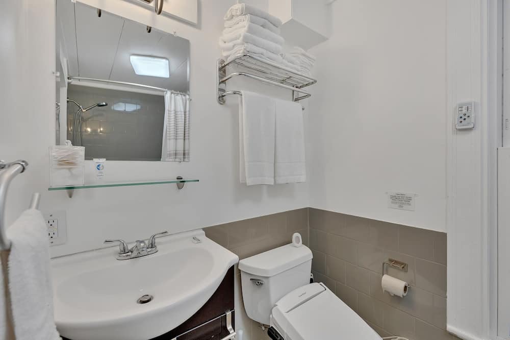 Photo of Bathroom in Greeneville