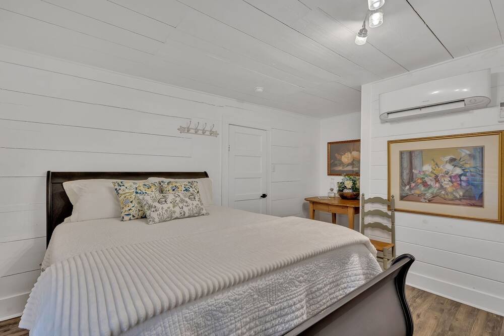 Photo of Bedroom in Greeneville