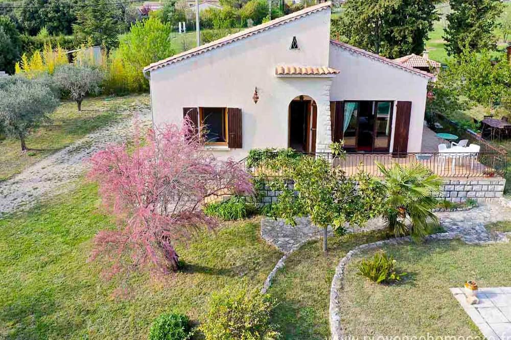 Photo of Outdoor in Saint-Etienne-les-Orgues