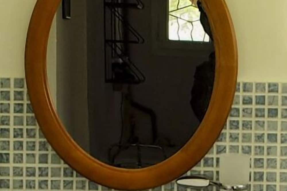 Photo of Bathroom in Saint-Etienne-les-Orgues