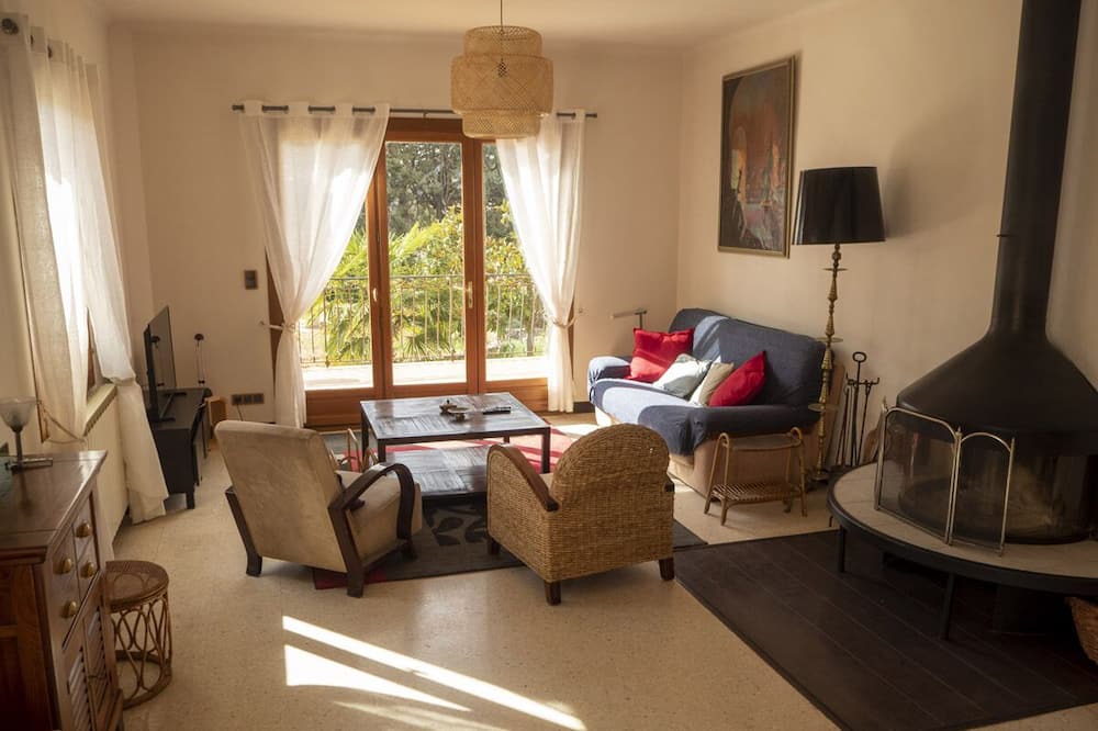 Photo of Livingroom in Saint-Etienne-les-Orgues