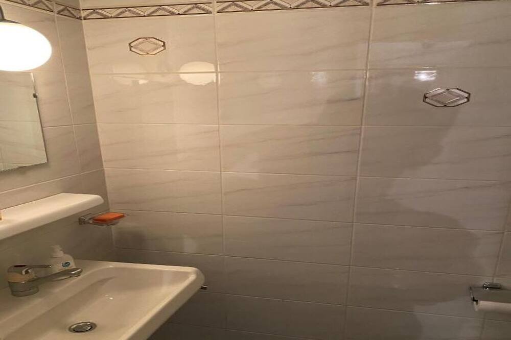Photo of Bathroom in Glacis-de-Rive