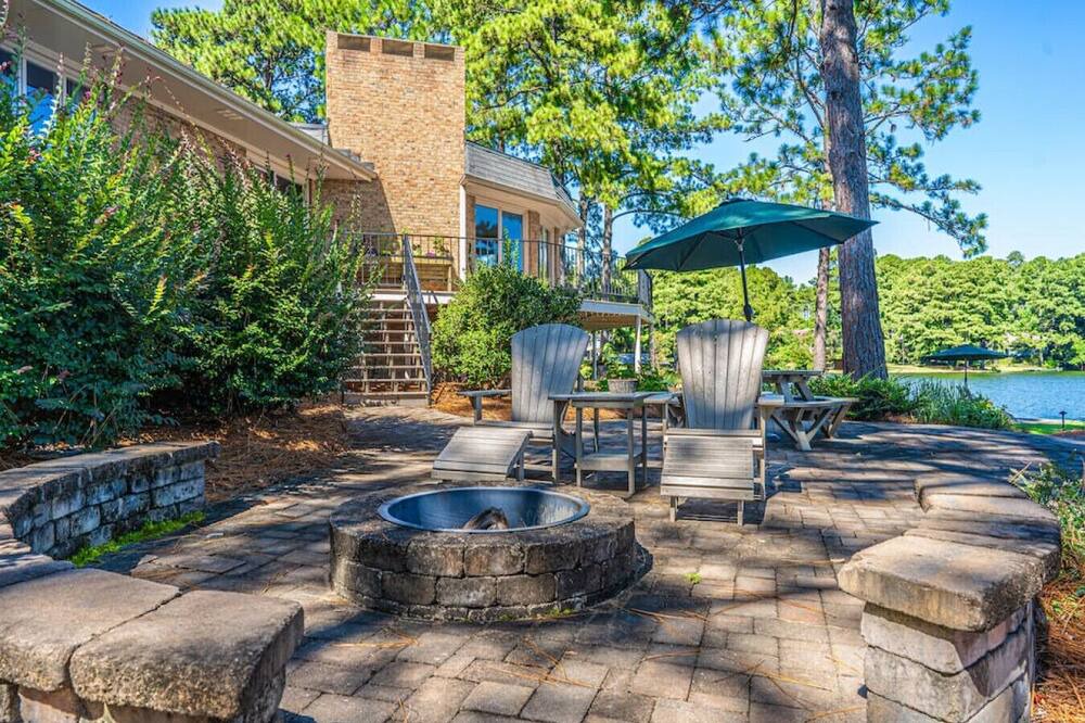 Photo of Patio Balcony in Whispering Pines