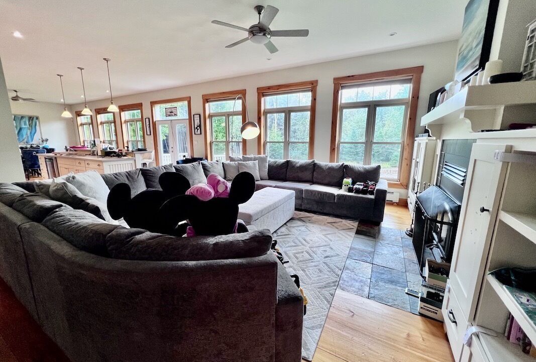 Photo of Livingroom in Kawartha Lakes